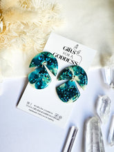 Load image into Gallery viewer, Turquoise Glitter Marble
