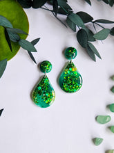 Load image into Gallery viewer, Green Glitter Marble
