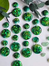 Load image into Gallery viewer, Mid Green Glitter Marble
