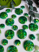 Load image into Gallery viewer, Mid Green Glitter Marble
